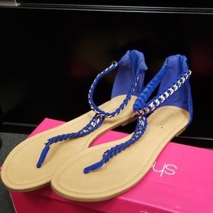 Flat sandal